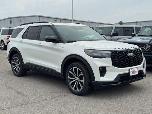 New 2026 Ford Explorer ST-Line image 2