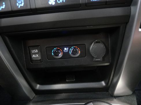 Used 2018 Toyota 4Runner Limited AWD/4WD image 32