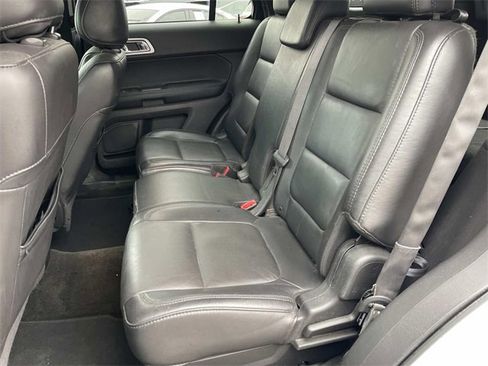 Used 2015 Ford Explorer XLT w/ Equipment Group 202A image 17