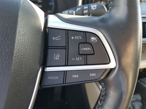 Used 2023 Toyota Highlander Limited image 26