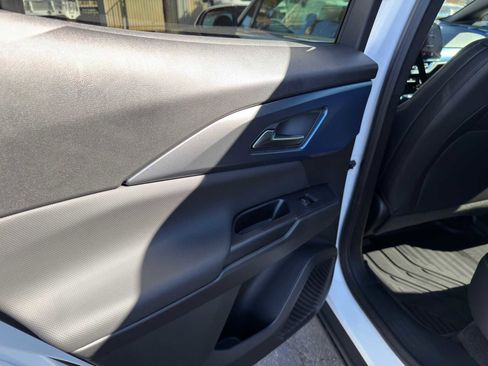 New 2026 Chevrolet Equinox EV LT image 18