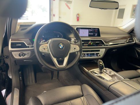 Certified 2022 BMW 740i xDrive w/ Premium Package image 28