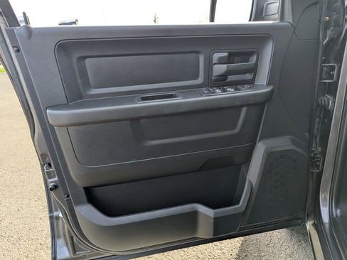 Used 2017 RAM 1500 ST w/ SXT Appearance Group AWD/4WD image 10