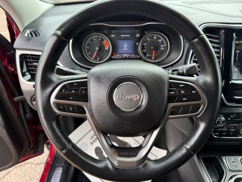 Used 2019 Jeep Cherokee Limited image 14