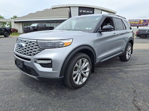 Used 2023 Ford Explorer Platinum w/ Technology Package AWD/4WD image 3
