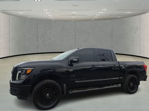 Used 2019 Nissan Titan SV w/ SV Convenience Package image 9