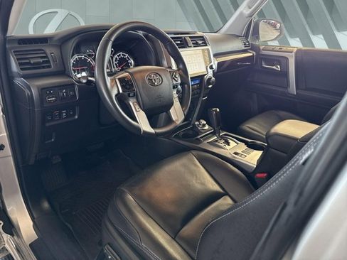 Used 2022 Toyota 4Runner Limited AWD/4WD image 10