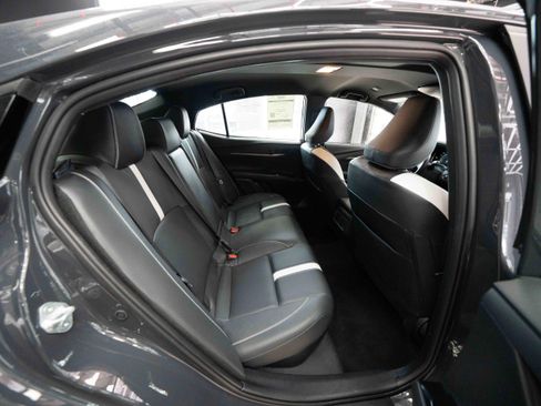 Used 2025 Toyota Camry SE image 24