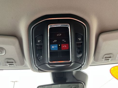 Used 2023 Jeep Grand Cherokee L Limited image 21