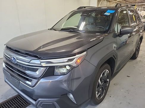Used 2025 Subaru Forester Limited AWD/4WD image 2