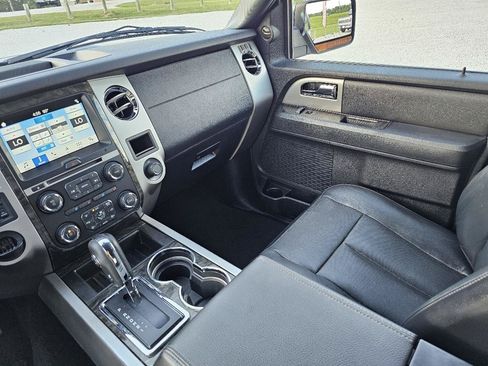 Used 2017 Ford Expedition Limited w/ Equipment Group 301A RWD image 42