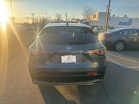 Used 2023 Honda HR-V EX-L image 7