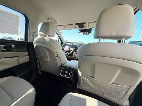 Used 2024 Kia Sorento EX FWD image 22