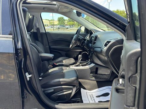 Used 2021 Jeep Compass Latitude w/ Sun and Sound Group FWD image 14