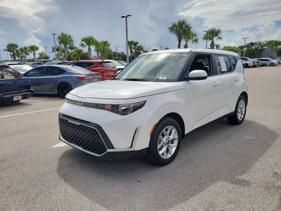 Certified 2025 Kia Soul LX w/ LX Technology Package