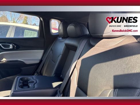 Used 2025 Jeep Compass Limited image 37