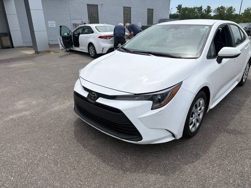 Used 2024 Toyota Corolla LE FWD image 2
