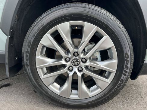 Used 2022 Toyota RAV4 XLE Premium FWD image 12