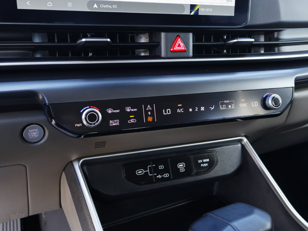 Certified 2026 Kia Carnival FWD image 32