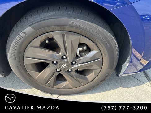 Used 2022 Hyundai Elantra SEL w/ Convenience Package FWD image 21