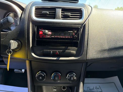 Used 2013 Dodge Avenger SE FWD image 11