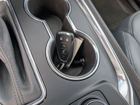 Used 2020 Chevrolet Traverse LT w/ LT Premium Package FWD image 20