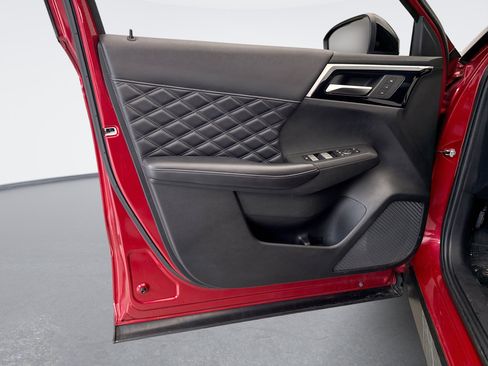 Used 2023 Mitsubishi Outlander SEL FWD image 9