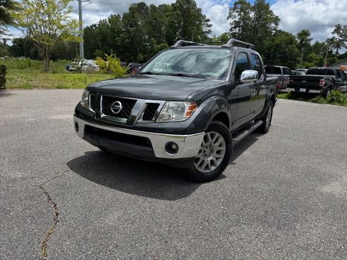 Used 2011 Nissan Frontier SL RWD image 31