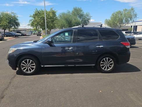 Used 2015 Nissan Pathfinder SV FWD image 3