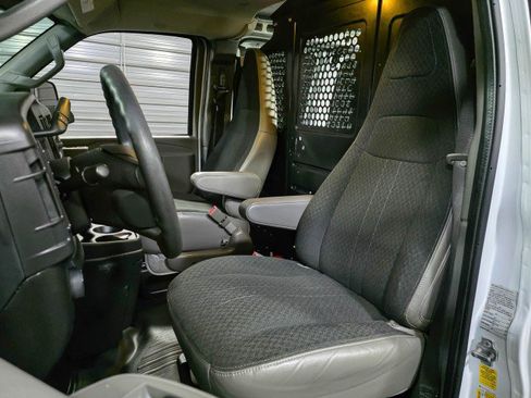 Used 2020 Chevrolet Express 2500 w/ Driver Convenience Package RWD image 17
