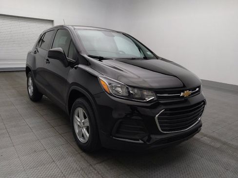 Used 2021 Chevrolet Trax LS w/ Tint and Cruise Package AWD/4WD image 13