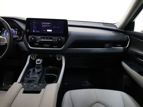 Used 2025 Toyota Grand Highlander FWD image 69