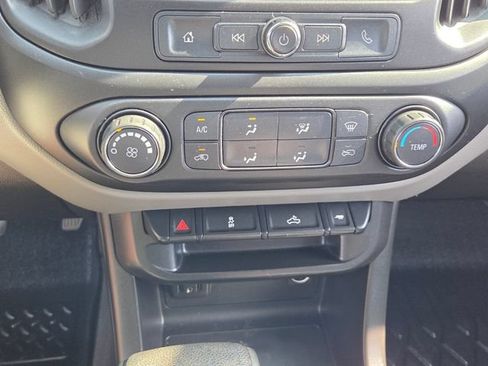 Used 2020 Chevrolet Colorado W/T AWD/4WD image 19