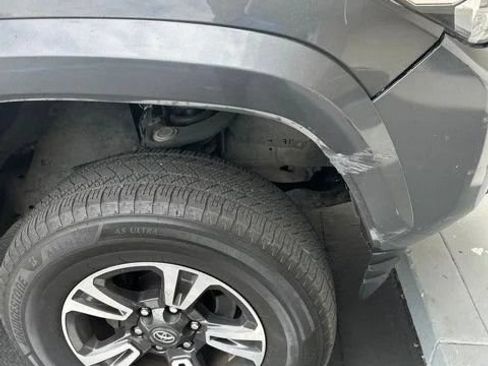 Used 2016 Toyota Tacoma TRD Sport RWD image 15