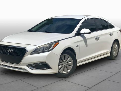 Used 2016 Hyundai Sonata SE FWD image 1