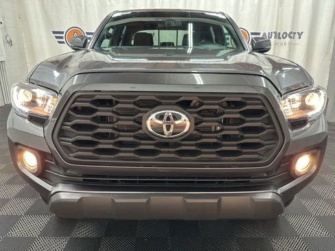 Used 2021 Toyota Tacoma TRD Off-Road w/ Technology Package AWD/4WD image 4