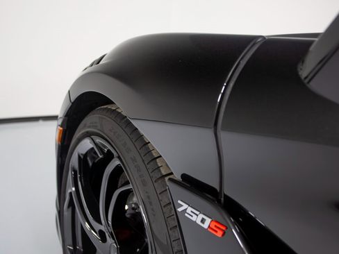 Used 2024 McLaren 750S Spider image 45