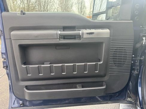 Used 2011 Ford F250 Lariat w/ Lariat Interior Pkg image 24