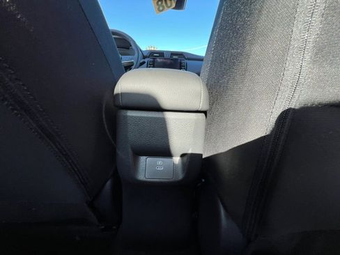 Certified 2025 Nissan Versa SR w/ Trunk Package image 30