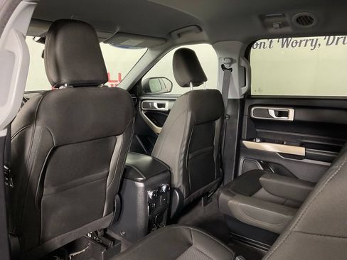 Used 2022 Ford Explorer XLT RWD image 15