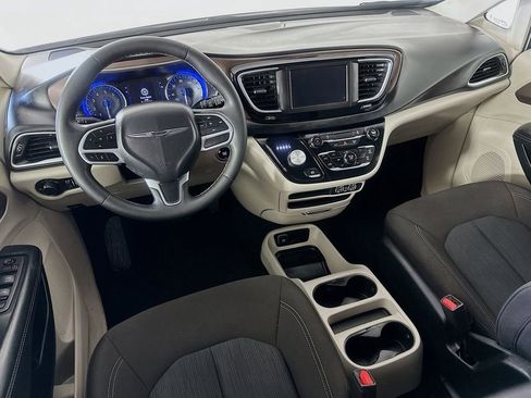 Used 2023 Chrysler Voyager LX FWD image 30