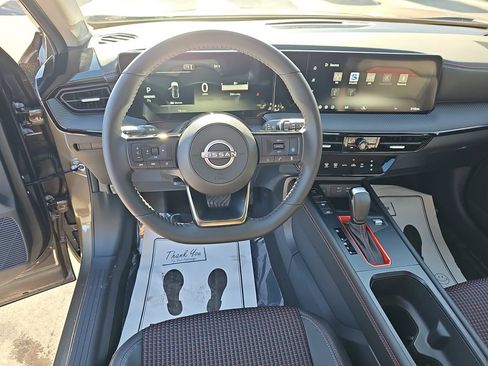 New 2026 Nissan Kicks SR w/ SR Premium Package FWD image 19
