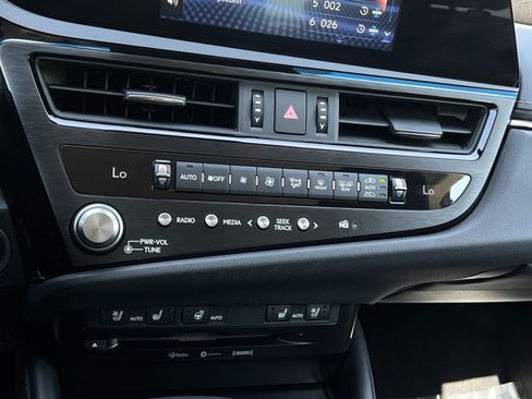 Used 2022 Lexus ES 350 w/ Premium Package FWD image 28