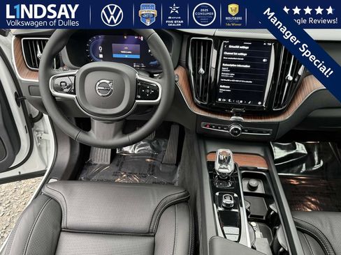 Used 2023 Volvo XC60 T8 Ultimate image 9