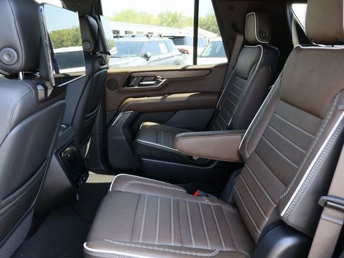Certified 2026 GMC Yukon Denali Ultimate w/ LPO, Illumination Package AWD/4WD image 29