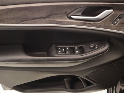 Used 2023 Jeep Grand Cherokee L Limited w/ Luxury Tech Group II image 17