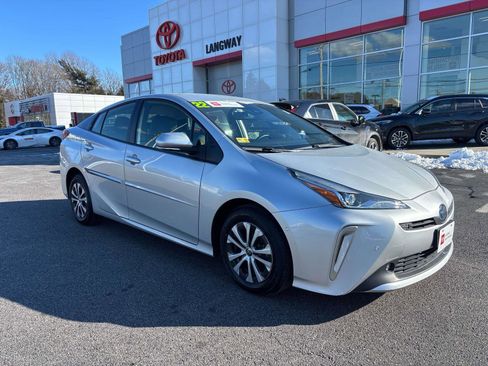 Certified 2022 Toyota Prius XLE image 1