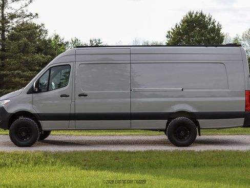 Used 2023 Mercedes-Benz Sprinter 2500 image 1