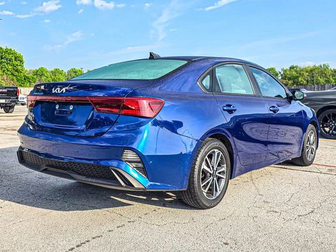 Used 2022 Kia Forte LXS w/ LXS Technology Package image 6