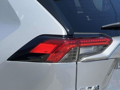 Used 2022 Toyota RAV4 XLE w/ Convenience Package AWD/4WD image 9